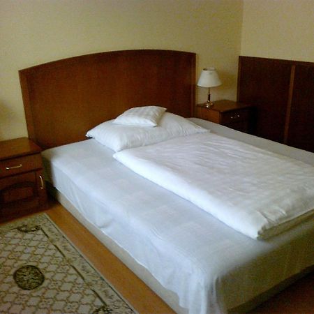 Szieszta Panzio Bed & Breakfast Sárvár Екстериор снимка