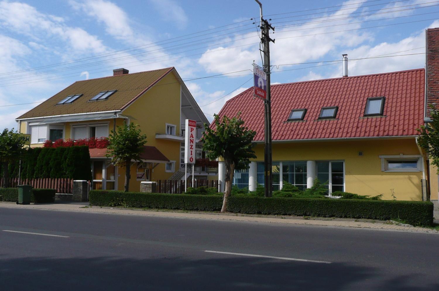 Szieszta Panzio Bed & Breakfast Sárvár Екстериор снимка