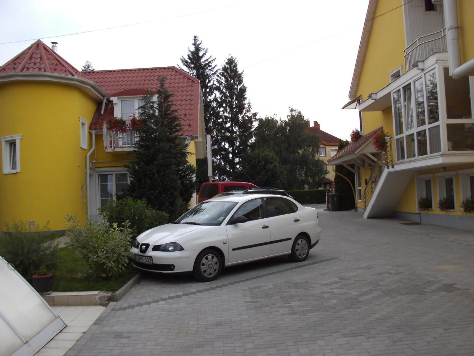 Szieszta Panzio Bed & Breakfast Sárvár Екстериор снимка