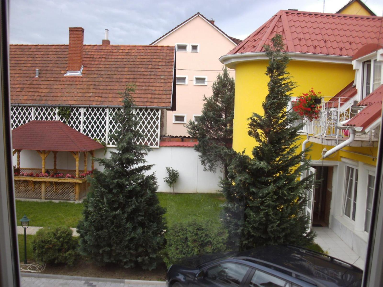 Szieszta Panzio Bed & Breakfast Sárvár Екстериор снимка