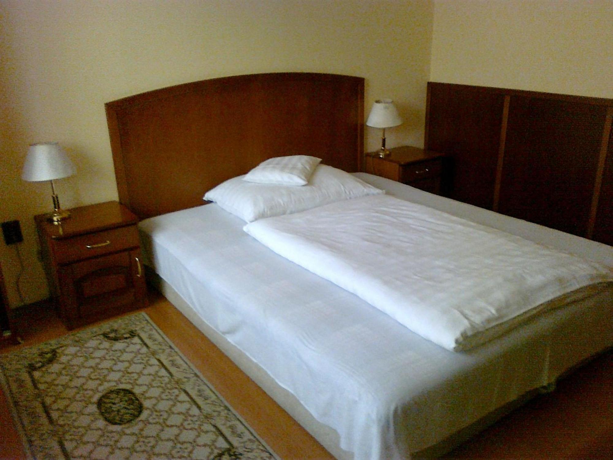 Szieszta Panzio Bed & Breakfast Sárvár Екстериор снимка