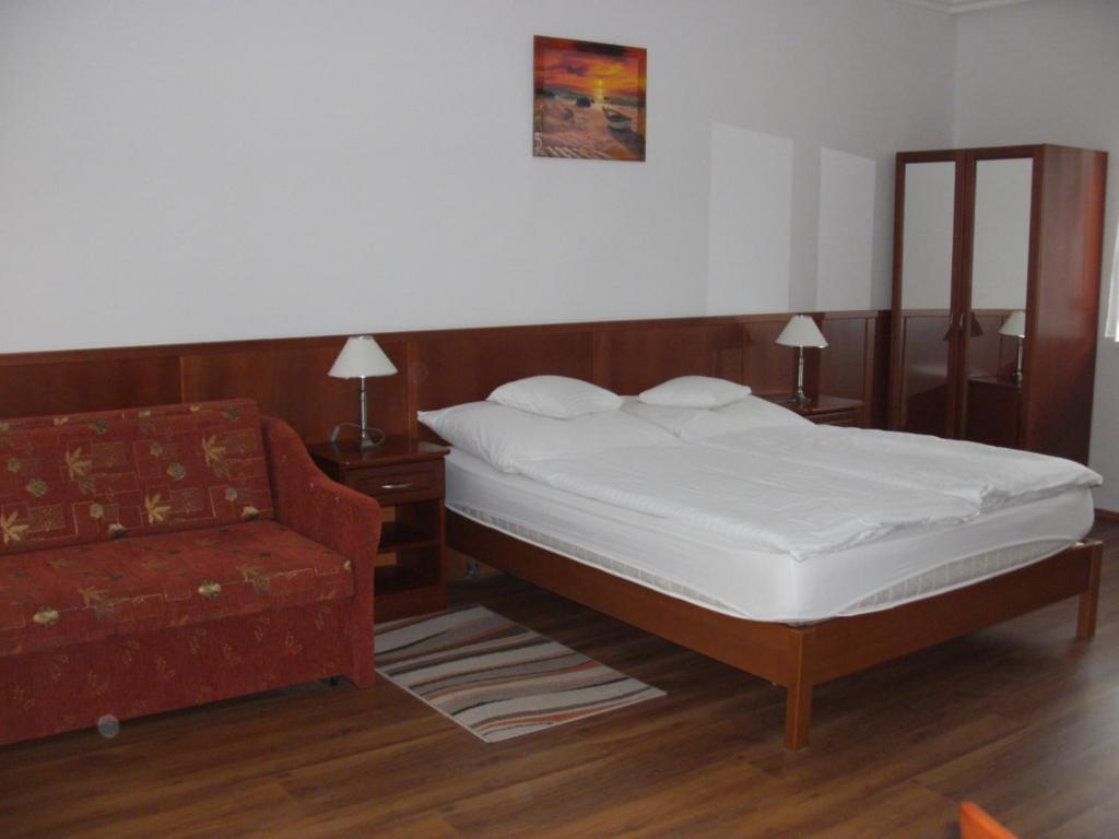 Szieszta Panzio Bed & Breakfast Sárvár Екстериор снимка