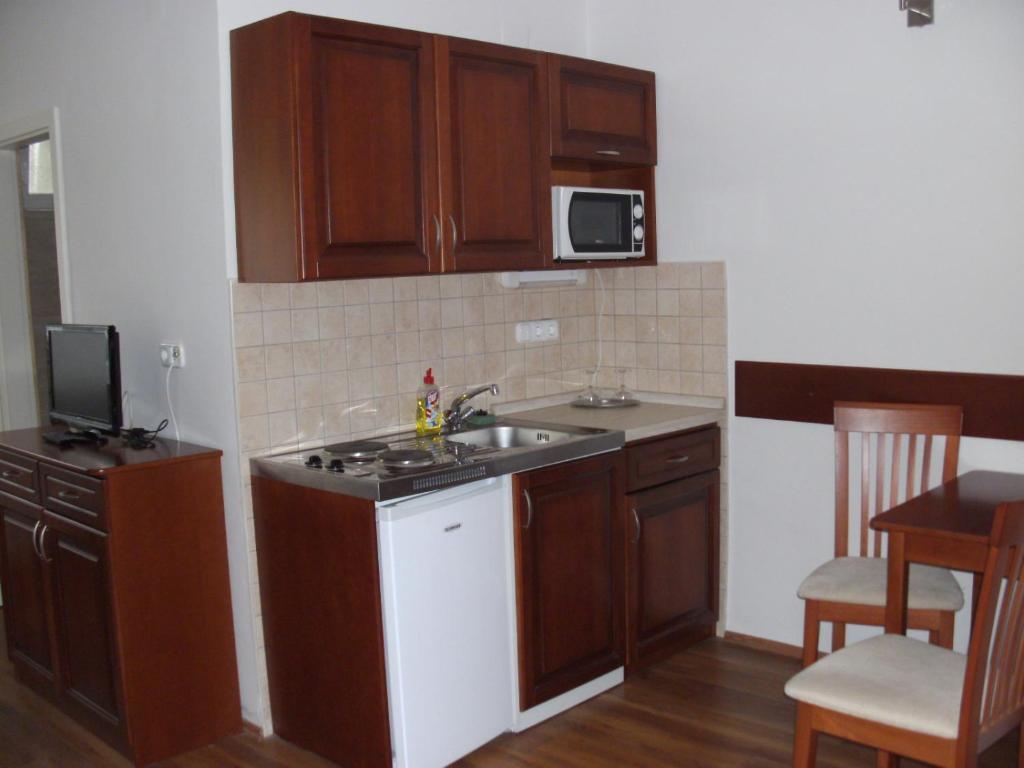 Szieszta Panzio Bed & Breakfast Sárvár Стая снимка