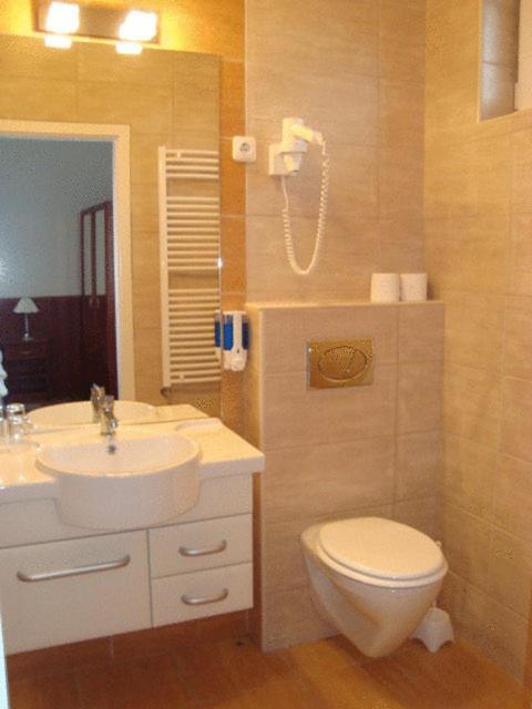 Szieszta Panzio Bed & Breakfast Sárvár Стая снимка