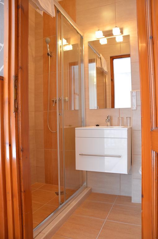 Szieszta Panzio Bed & Breakfast Sárvár Екстериор снимка