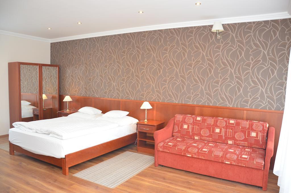Szieszta Panzio Bed & Breakfast Sárvár Екстериор снимка